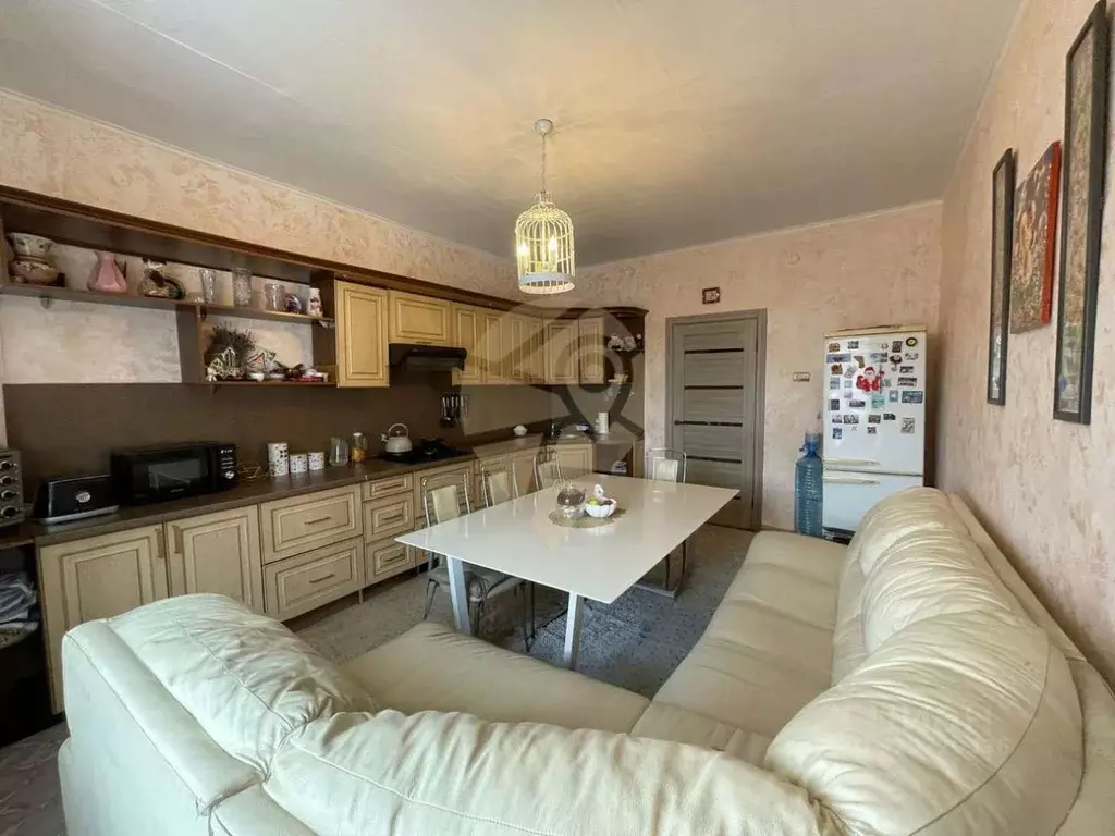 Дом в Белгородская область, Старый Оскол Рудная ул., 3 (204 м) - Фото 2