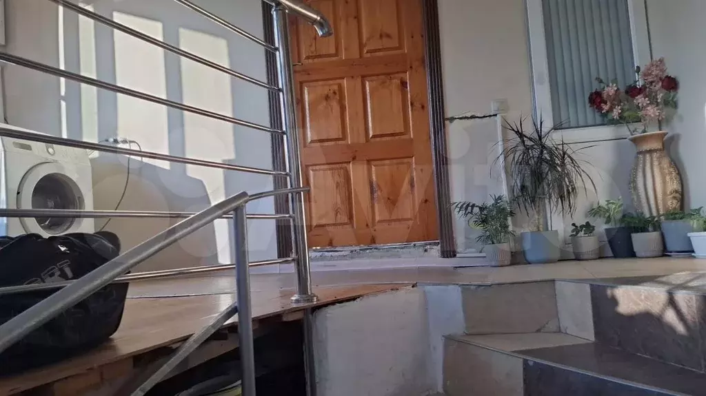 Комната 40 м в 1-к., 1/2 эт. - Фото 0