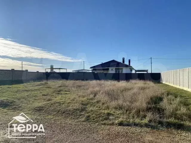 Участок в Крым, Сакский район, с. Уютное  (6.0 сот.) - Фото 0