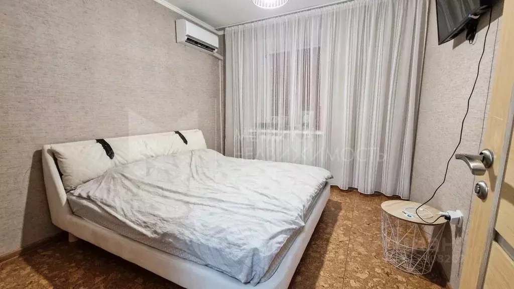 2-к кв. Тюменская область, Тюмень ул. Самарцева, 30 (105.0 м) - Фото 0