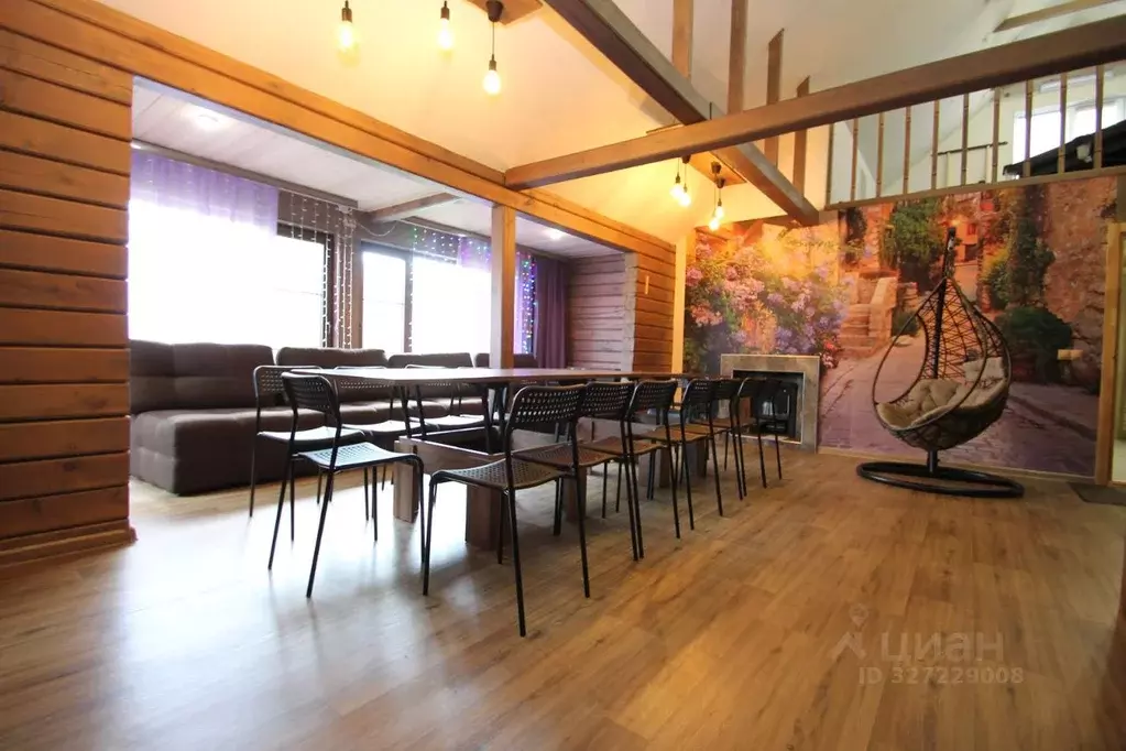 Дом в Новосибирская область, Новосибирск ул. Петухова (200 м) - Фото 1