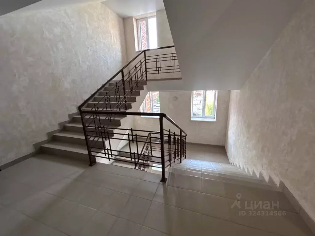 3-к кв. Северная Осетия, Владикавказ ул. Астана Кесаева, 44Г (80.0 м) - Фото 2