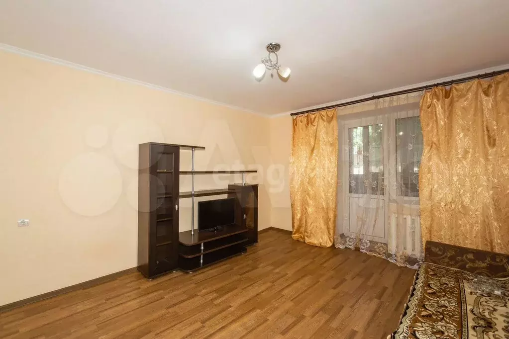 2-к. квартира, 56 м, 1/10 эт. - Фото 1