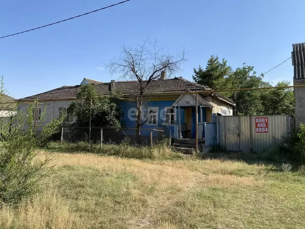 Дом в Ставропольский край, Новоселицкий муниципальный округ, с. ... - Фото 1