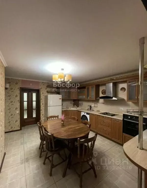 3-к кв. Крым, Феодосия ул. Володарского, 15А (80.0 м) - Фото 1