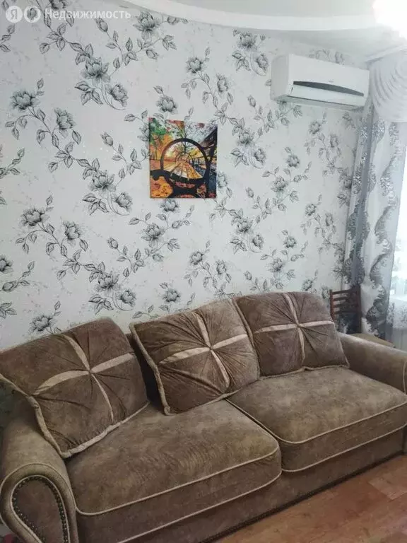 2-комнатная квартира: Каменск-Шахтинский, улица Ворошилова, 4 (42 м) - Фото 1