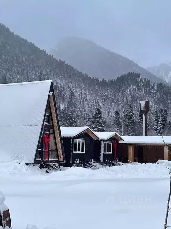 Дом в Карачаево-Черкесия, Зеленчукский район, с. Архыз ул. Мира, 5А ... - Фото 0