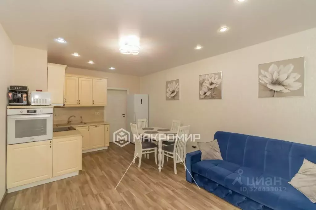 1-к кв. Челябинская область, Челябинск ул. Братьев Кашириных, 131б ... - Фото 0