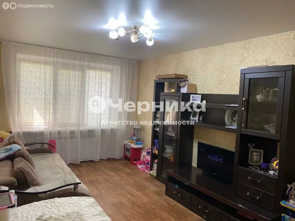 2-комнатная квартира: Шахты, Майская улица, 26 (49 м) - Фото 0