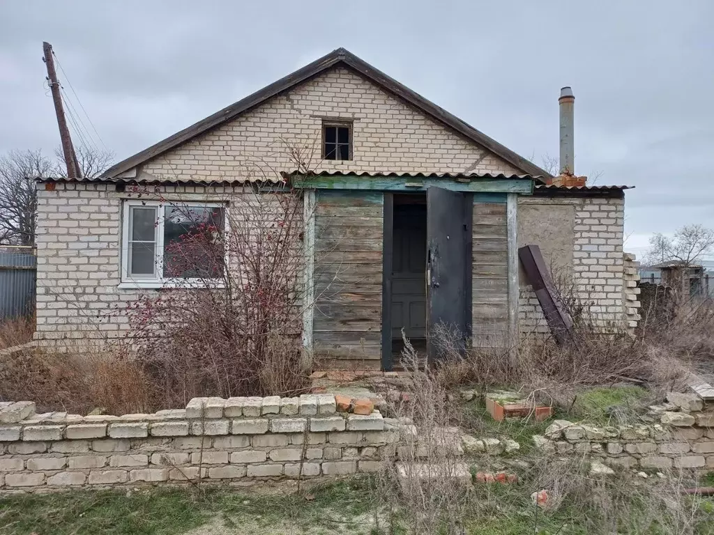 Дом в Волгоградская область, Среднеахтубинский район, Фрунзенское ... - Фото 1