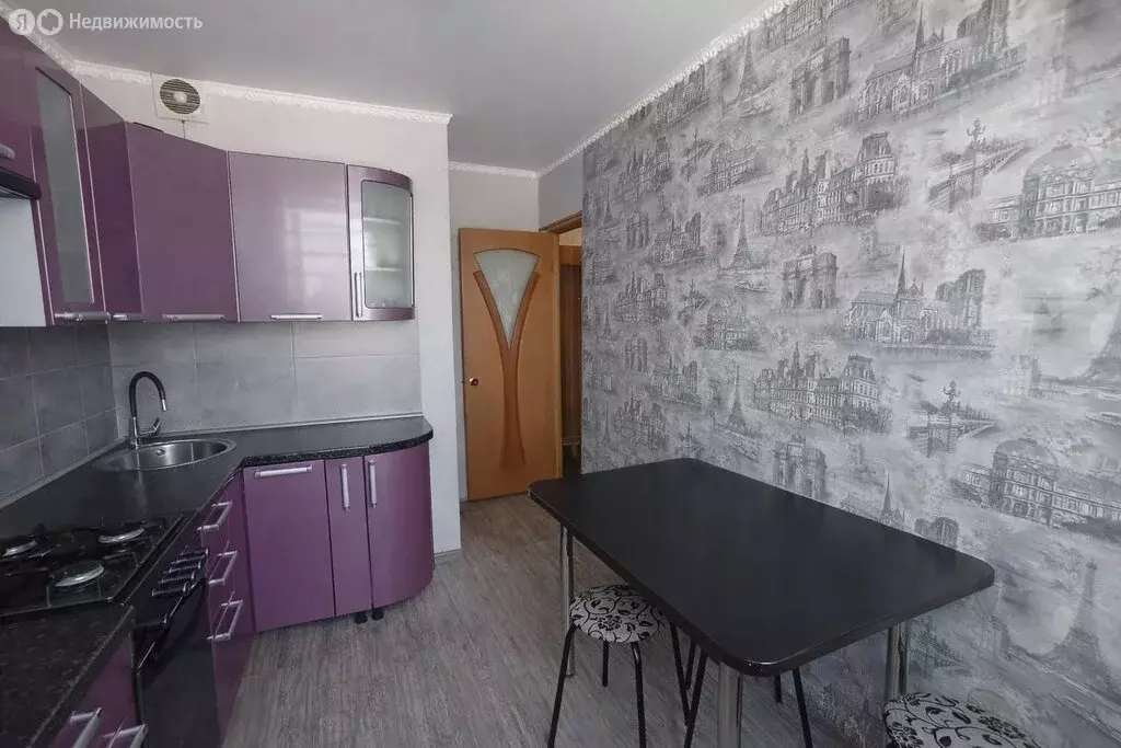 3-комнатная квартира: Кувандык, Комсомольская улица, 1 (60.3 м) - Фото 1