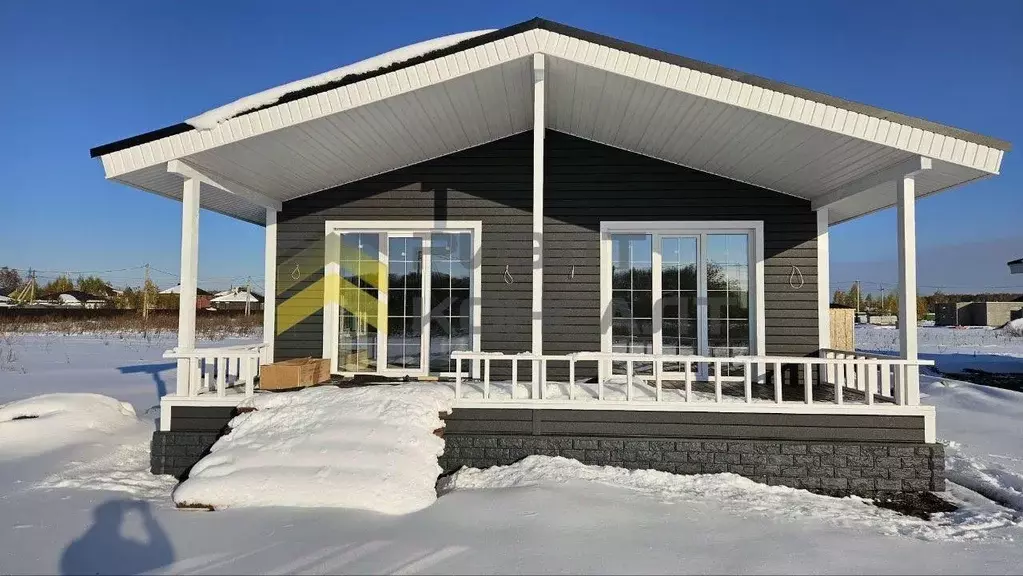 Дом в Омская область, Омский район, с. Усть-Заостровка ул. Центральная ... - Фото 1