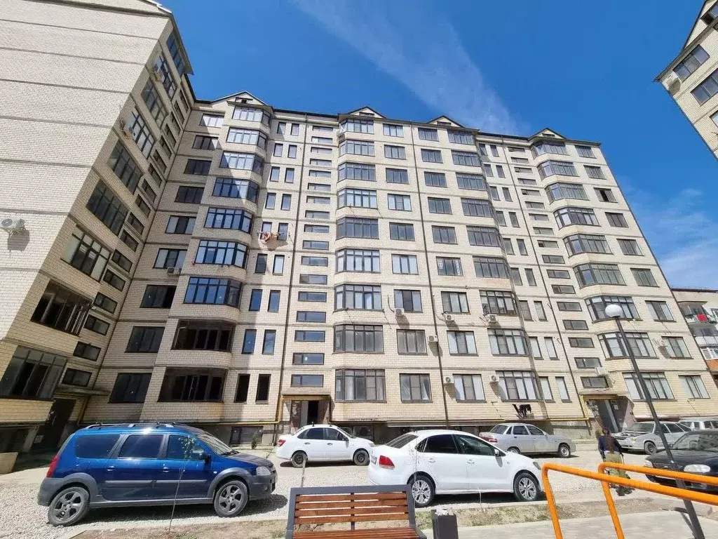 2-к кв. Дагестан, Каспийск ул. Байрамова, 23 (75.0 м) - Фото 0