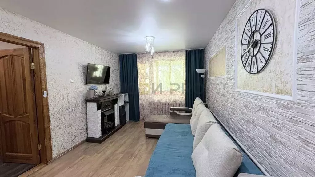 2-к кв. Алтайский край, Барнаул ул. Антона Петрова, 214 (43.0 м) - Фото 2