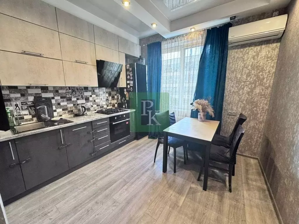 2-к кв. Крым, Симферополь ул. Битакская, 17 (67.0 м) - Фото 1