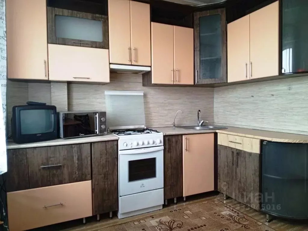 3-к кв. Белгородская область, Белгород ул. Есенина, 24 (60.0 м) - Фото 2
