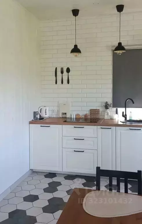 Дом в Новгородская область, Новгородский район, Ракомское с/пос, д. ... - Фото 1