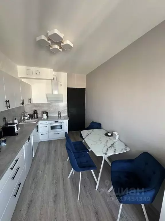 2-к кв. Санкт-Петербург ул. Оптиков, 51к1 (64.5 м) - Фото 0