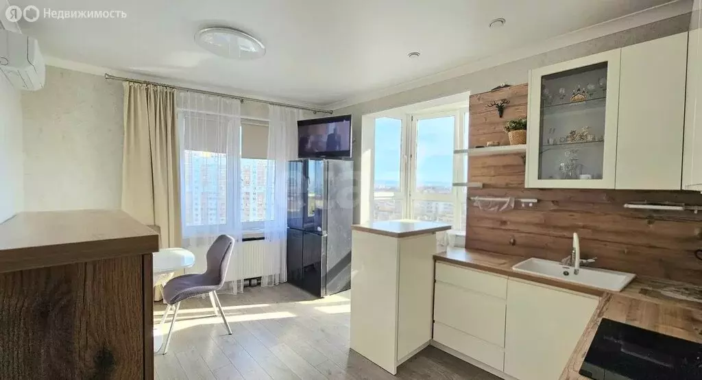 3-комнатная квартира: Анапа, Астраханская улица, 71А (73.4 м) - Фото 1