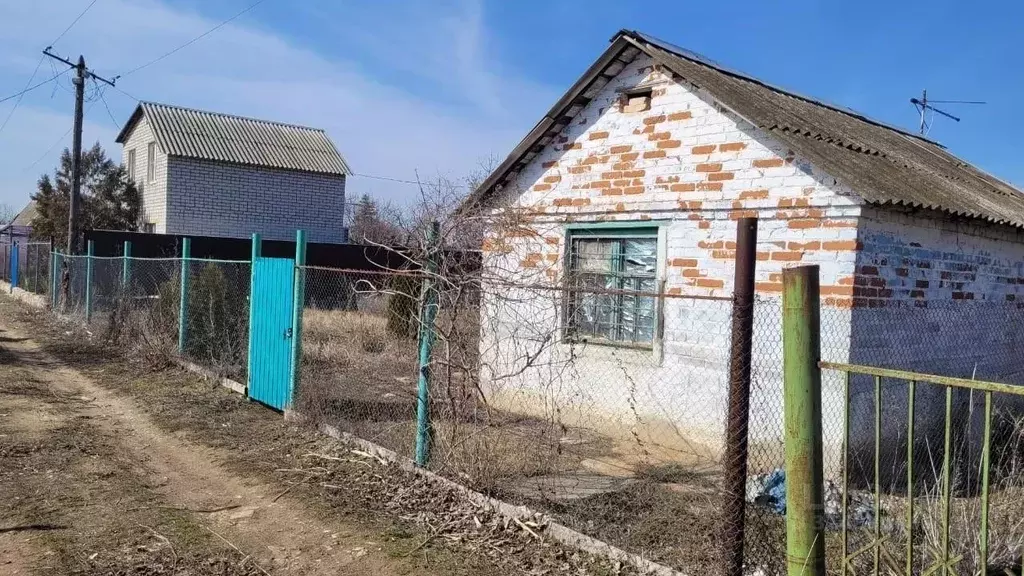 Дом в Волгоградская область, Светлоярский район, Кировское с/пос, ... - Фото 1