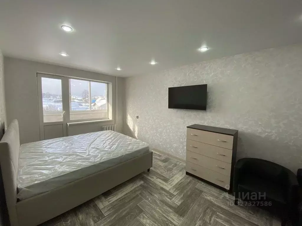 1-к кв. Свердловская область, Кировград Кировградская ул., 52 (33.0 м) - Фото 1