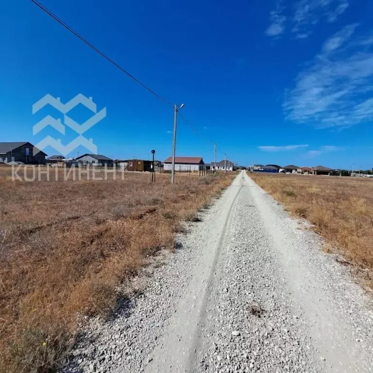 Участок в Крым, Черноморский район, Оленевское с/пос, с. Оленевка ул. ... - Фото 2