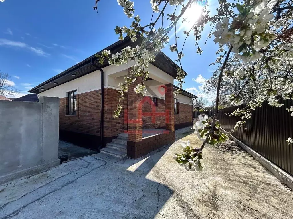Дом в Ставропольский край, Ессентуки Кисловодская ул., 122 (130 м) - Фото 1