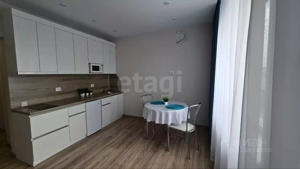 Студия Тюменская область, Тюмень ул. Фармана Салманова, 17 (25.0 м) - Фото 1