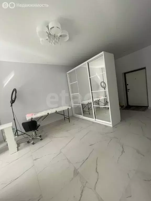 2-комнатная квартира: Барнаул, проспект Строителей, 18к1 (42 м) - Фото 1