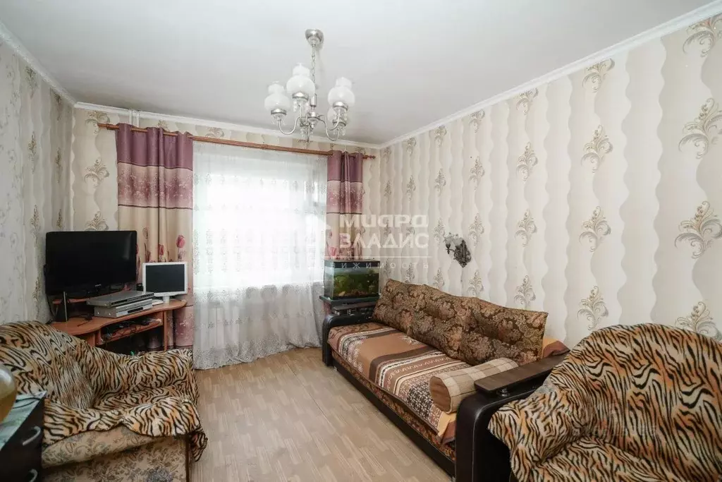 3-к кв. Омская область, Омск Омская ул., 119 (62.8 м) - Фото 0
