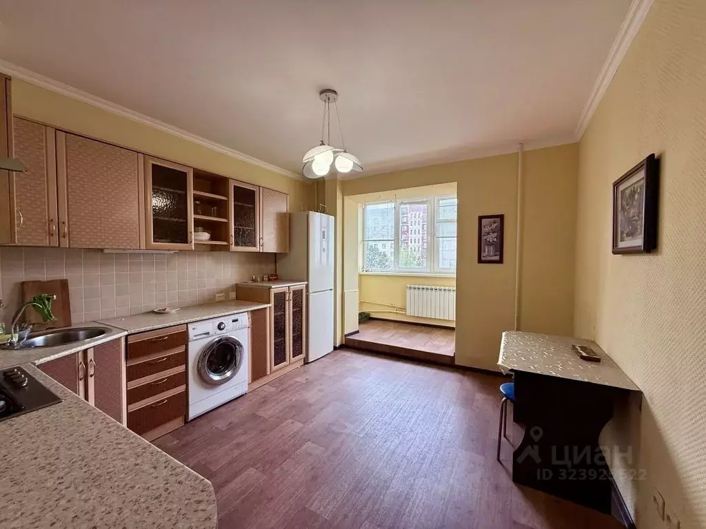 3-к кв. Орловская область, Орел ул. Бурова, 38 (76.1 м) - Фото 1