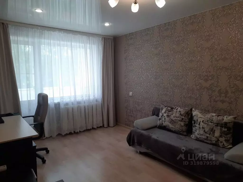 2-к кв. Свердловская область, Кировград ул. 8 Марта, 9 (46.0 м) - Фото 0