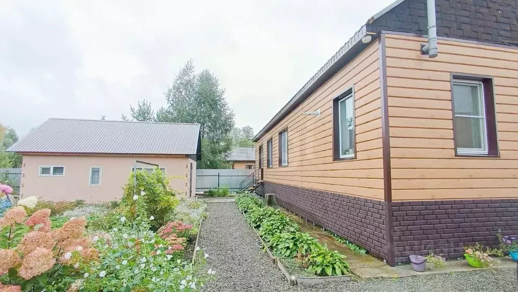 Дом в Челябинская область, пос. Увельский, Придорожный кв-л пер. ... - Фото 1