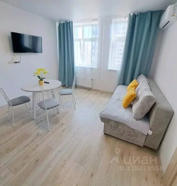 1-к кв. Тюменская область, Тюмень ул. Тимофея Чаркова, 87 (45.0 м) - Фото 0