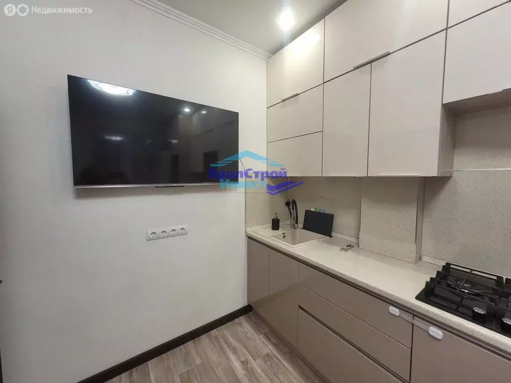 2-комнатная квартира: Октябрьский, Социалистическая улица, 10 (53 м) - Фото 1