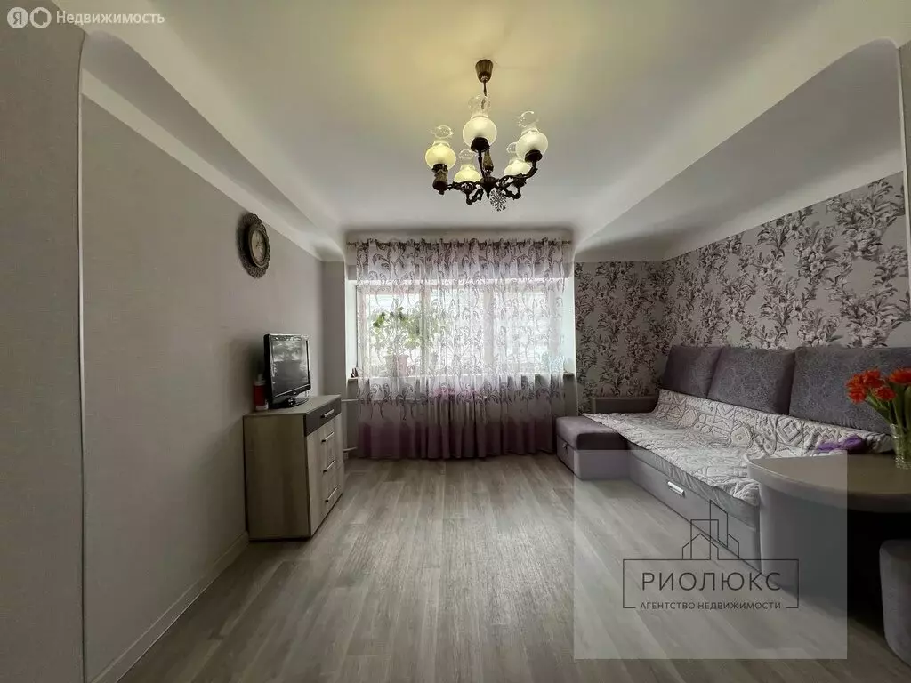 3-комнатная квартира: Магнитогорск, переулок Ржевского, 7 (66.9 м) - Фото 1