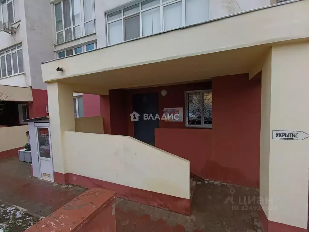 4-к кв. Белгородская область, Белгород Гостенская ул., 4 (146.3 м) - Фото 0