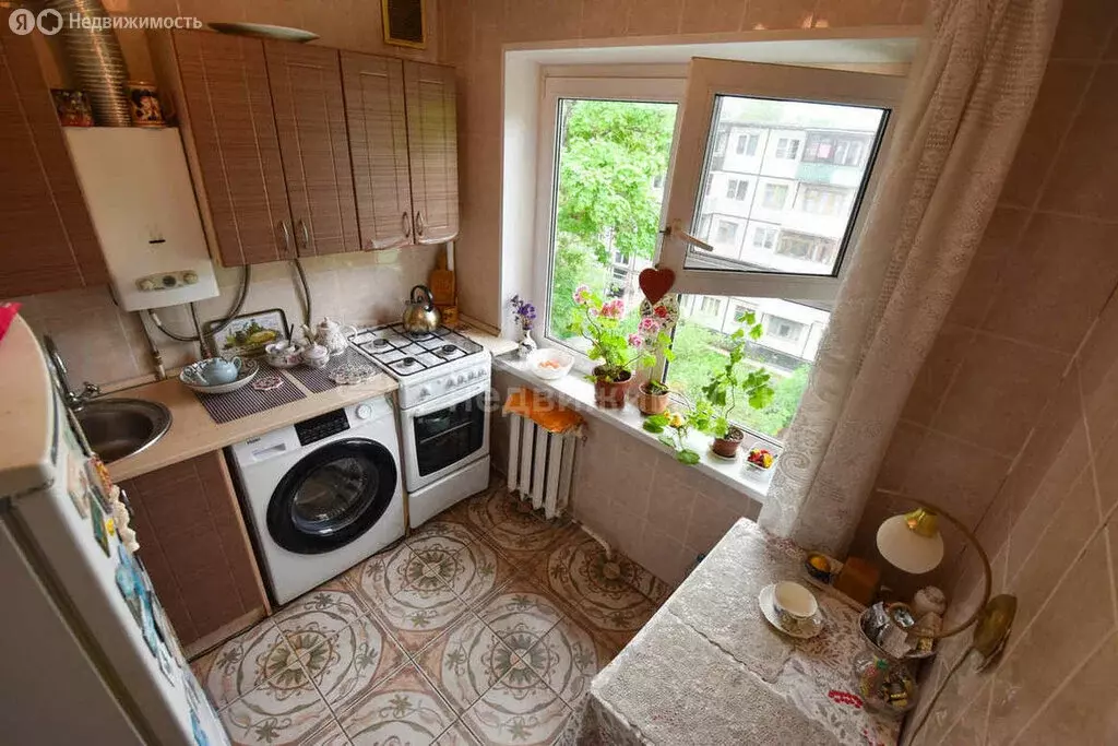 2-комнатная квартира: Великий Новгород, район Софийская сторона, улица ... - Фото 1