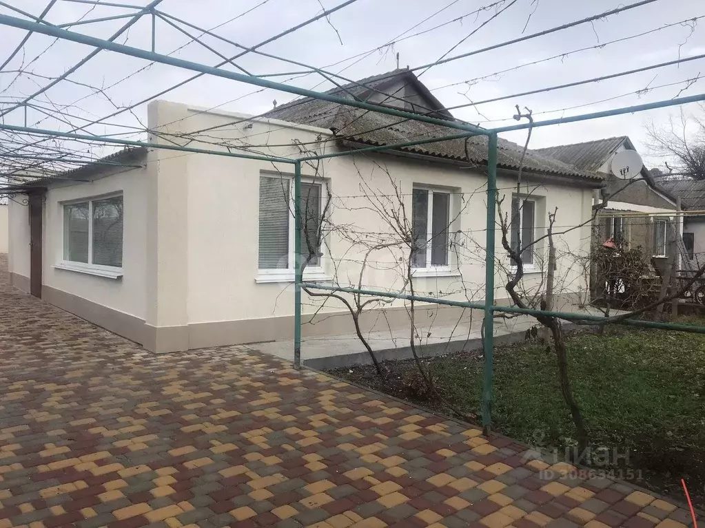 Дом в Крым, Сакский район, с. Геройское ул. Мира, 63 (70 м) - Фото 0