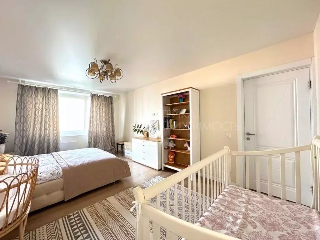 3-к кв. Тюменская область, Тюмень ул. Александра Митинского, 7 (92.6 ... - Фото 1