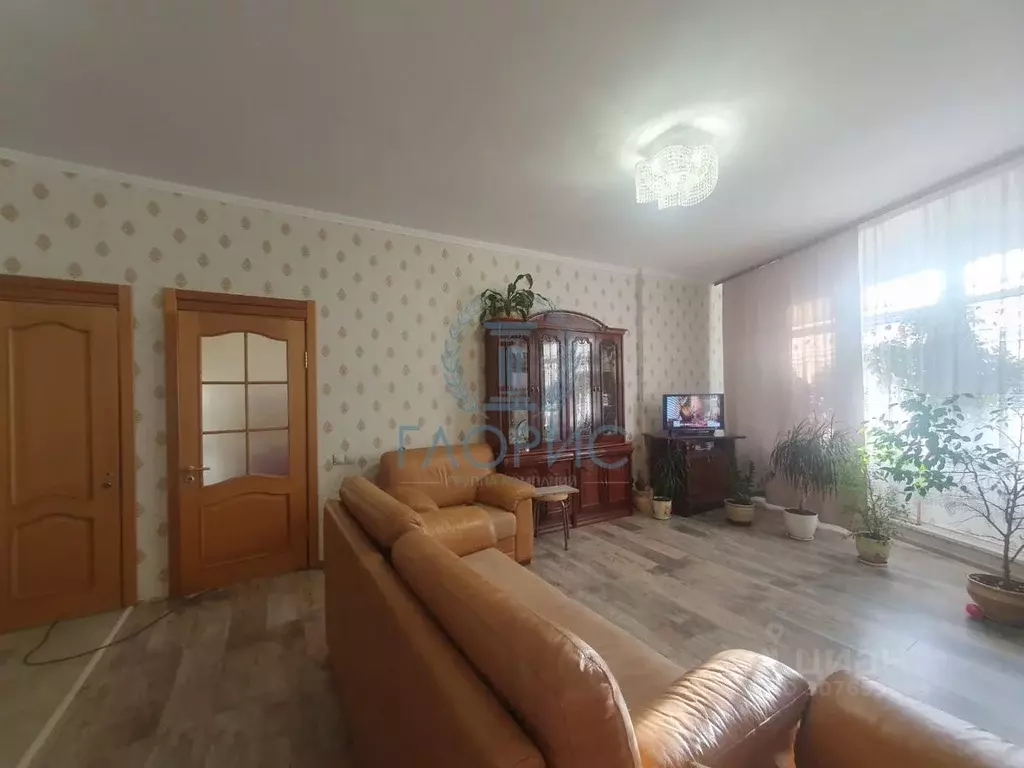 2-к кв. Хакасия, Абакан ул. Кирова, 112/3 (67.0 м) - Фото 1