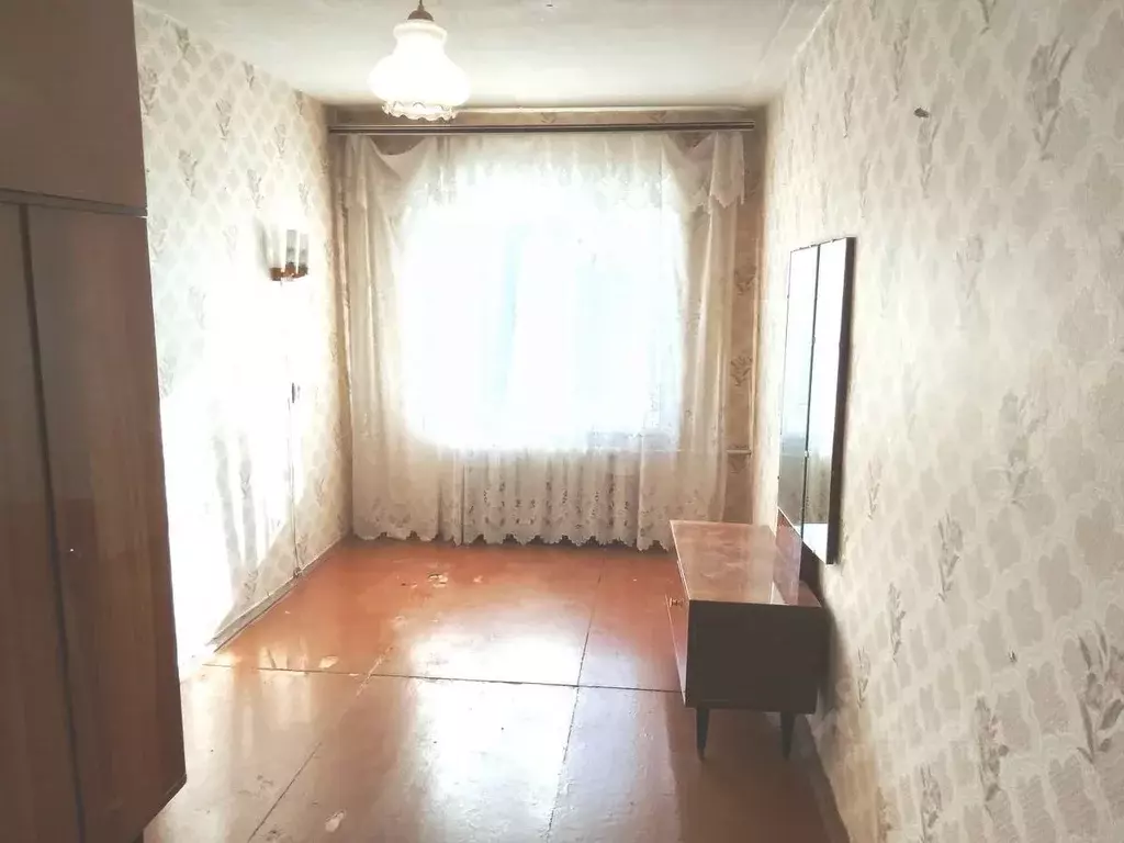 3-к кв. Калужская область, Киров Пролетарская ул., 33 (58.4 м) - Фото 1