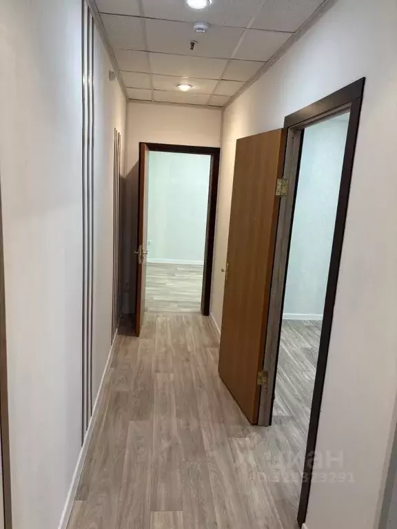 Офис в Самарская область, Тольятти Офицерская ул., 15 (17 м) - Фото 2