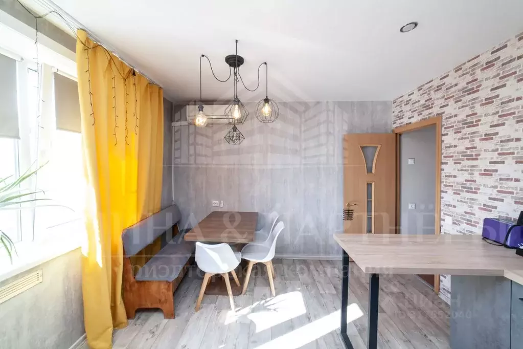 2-к кв. Кемеровская область, Новокузнецк просп. Курако, 17А (68.0 м) - Фото 1