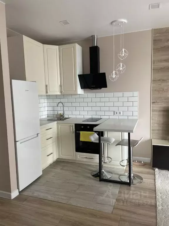 Студия Тюменская область, Тюмень ул. Фармана Салманова, 24 (29.0 м) - Фото 0