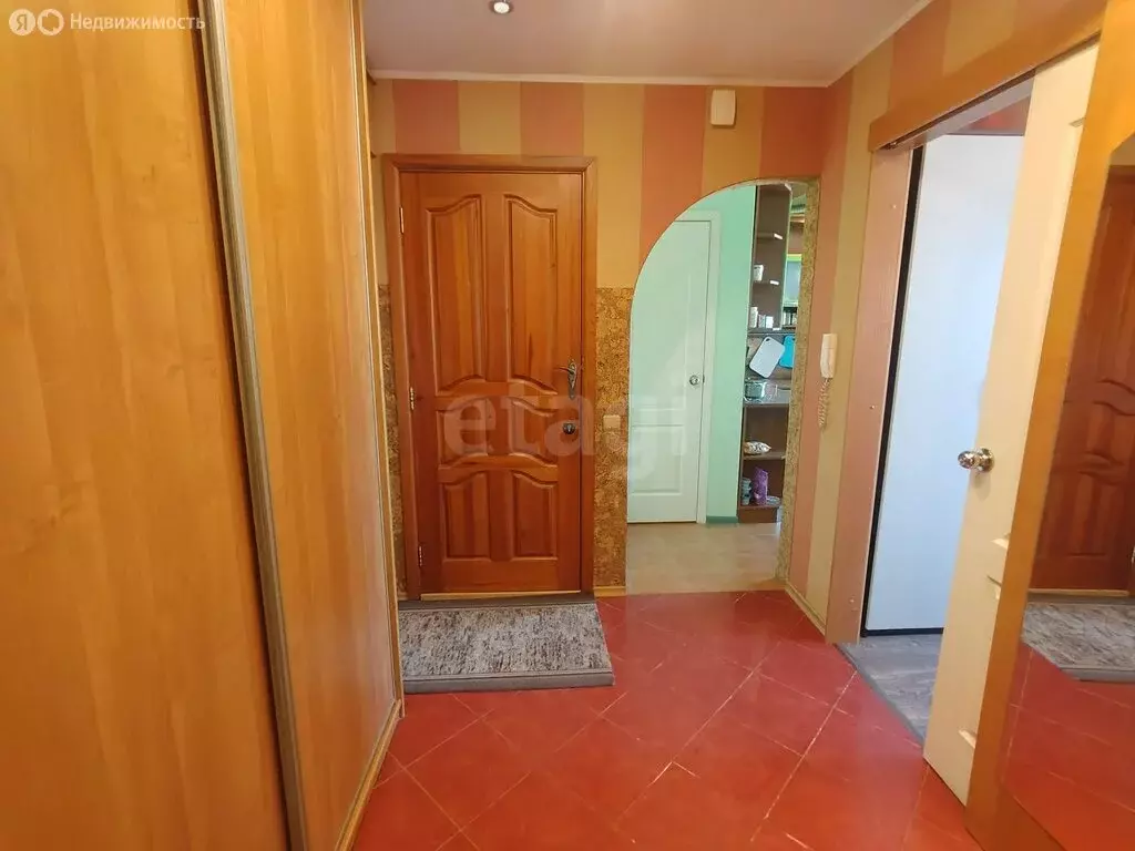 3-комнатная квартира: Шадринск, улица Ленина, 140 (62.8 м) - Фото 1