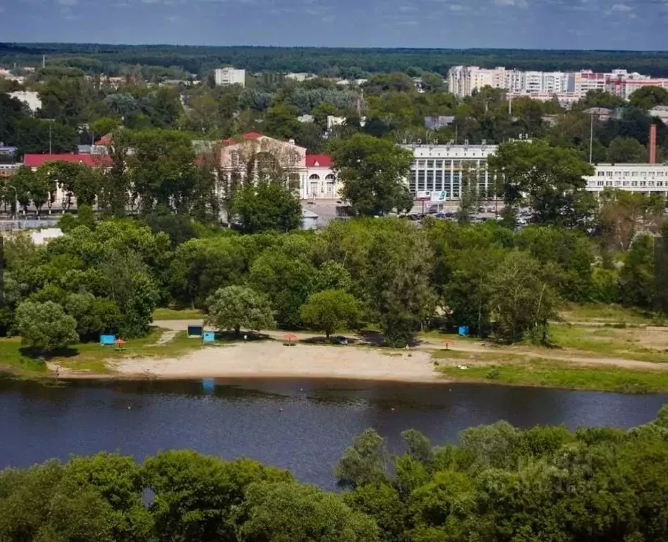 2-к кв. Брянская область, Брянск ул. Комарова, 47 (50.7 м) - Фото 0