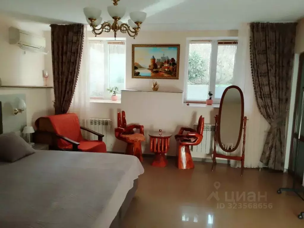 Комната Крым, Алушта ул. Комсомольская, 5 - Фото 1