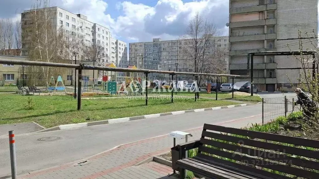 2-к кв. Белгородская область, Старый Оскол Заводская ул., 2 (49.6 м) - Фото 1