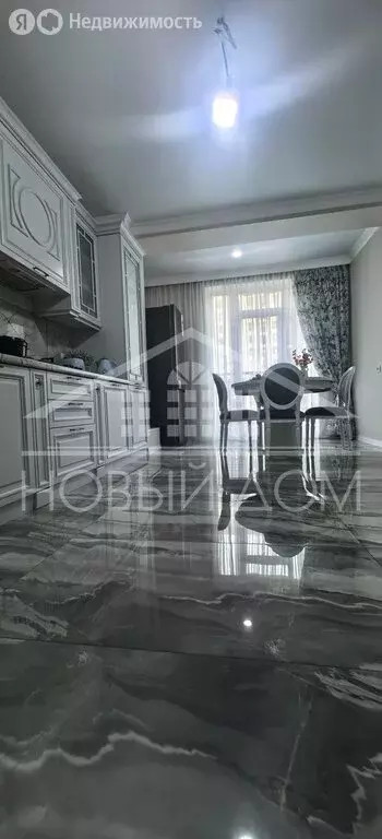 3-комнатная квартира: Нальчик, улица Шарданова, 52А (110 м) - Фото 1